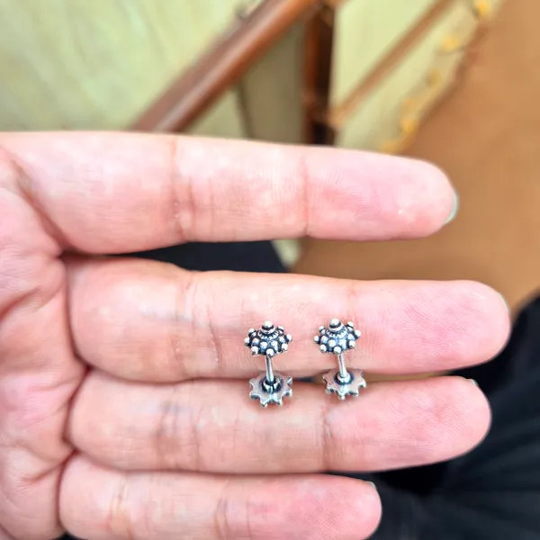 Silver_Tone_Oxidised_Floral_Cartilage_Earring_For_Women