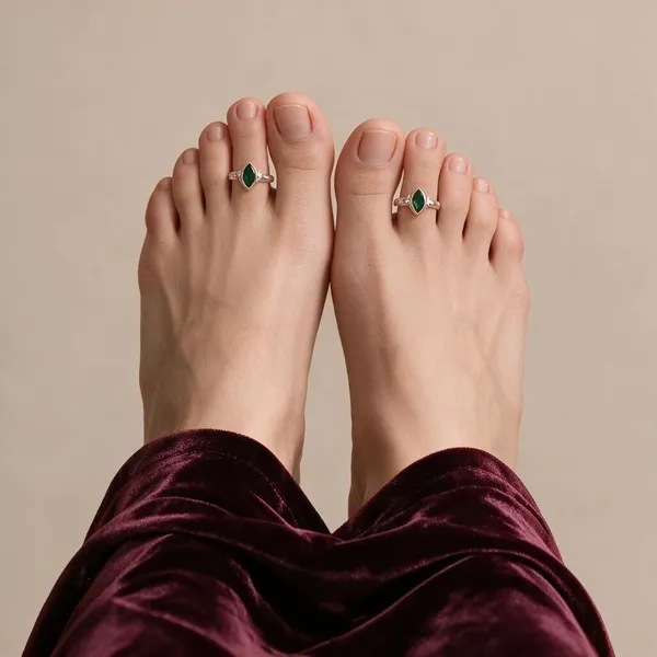 Green_Stone_Silver_Tone_Toe_Ring_For_Women