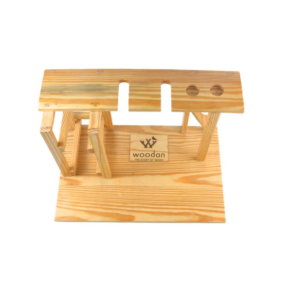 Wood_Pallet_Bar_Set_With_Snacks_Space