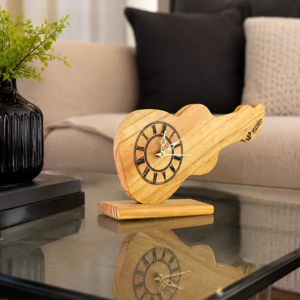 Pallet_Wood_Guitar_Shape_Wall_Clock