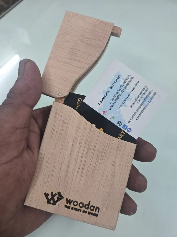 Pine_Wood_Visiting_Card_Holder
