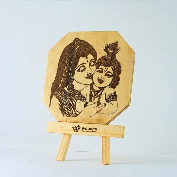 Pine_Wood_Engraved_Portrait_With_Folding_Stand