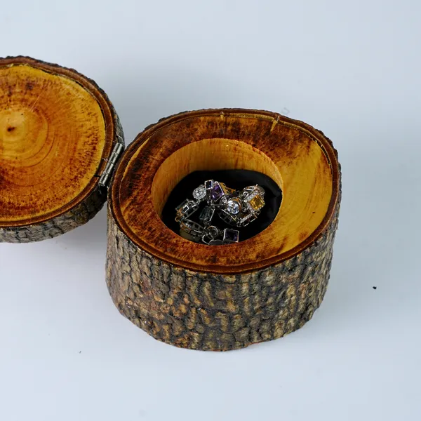 Wood_Log_Ring_Box