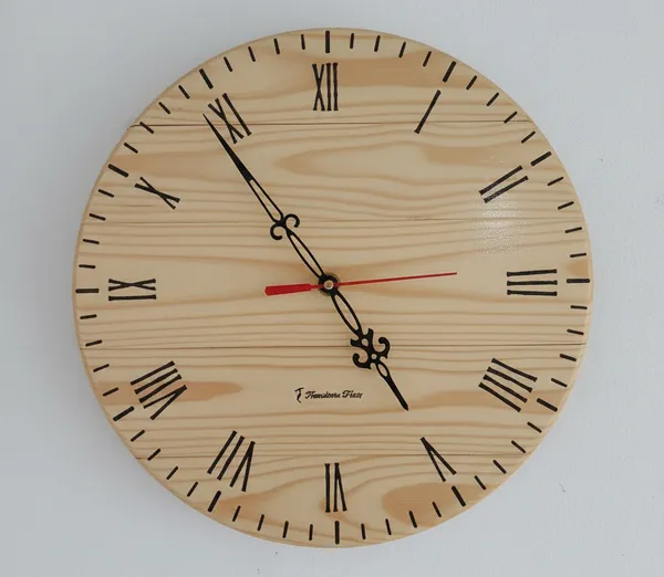 Pallet_Wood_Round_Wall_Clock