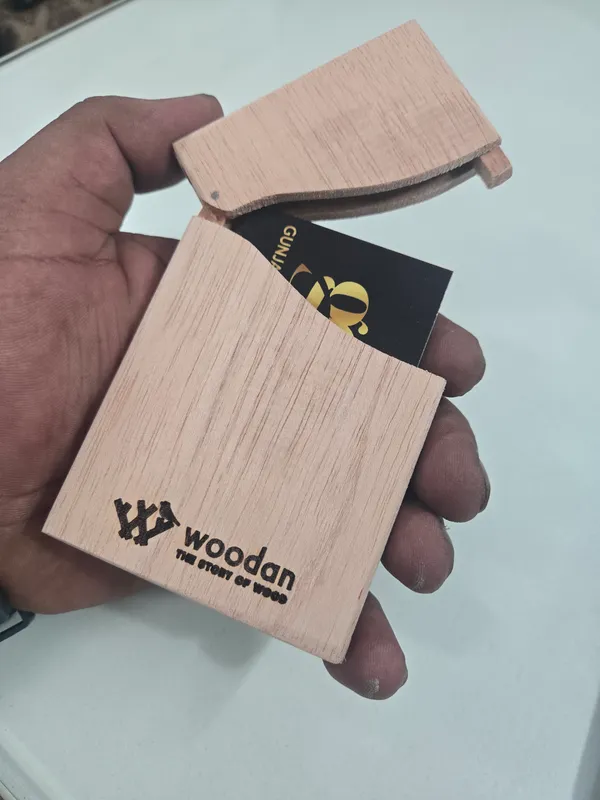 Pine_Wood_Visiting_Card_Holder