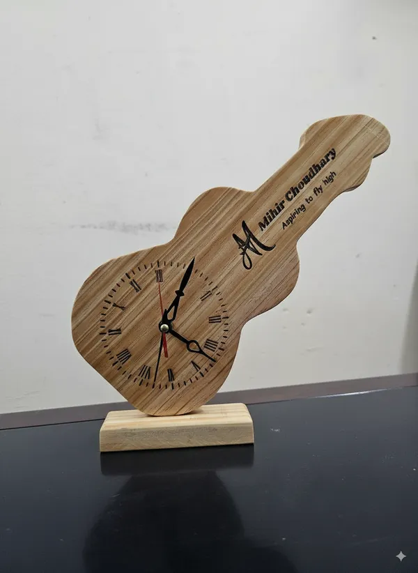 Pallet_Wood_Guitar_Shape_Wall_Clock