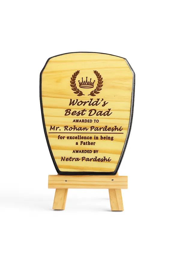 Pine_Wood_Engraved_Portrait_With_Folding_Stand