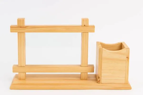Wood_Memoir_Display_And_Pen_Stand