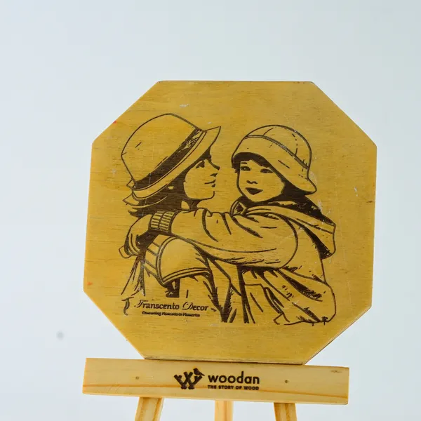 Pine_Wood_Engraved_Portrait_With_Folding_Stand