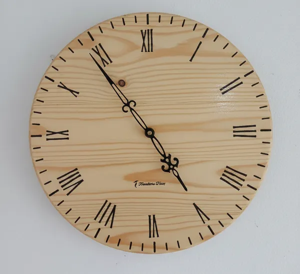 Pallet_Wood_Round_Wall_Clock