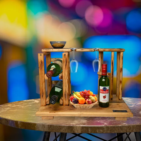Wood_Pallet_Bar_Set_With_Snacks_Space