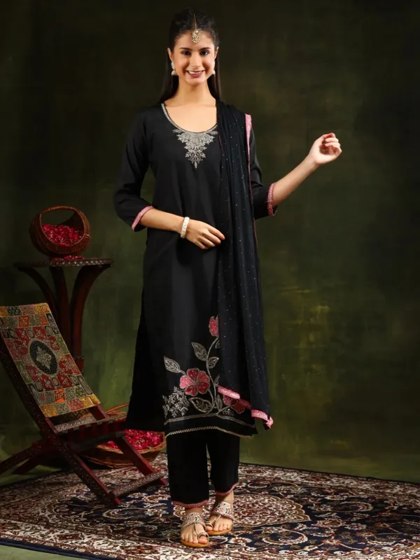 Black_Cotton_Straight_Embroidered_Kurta_Set_For_Women