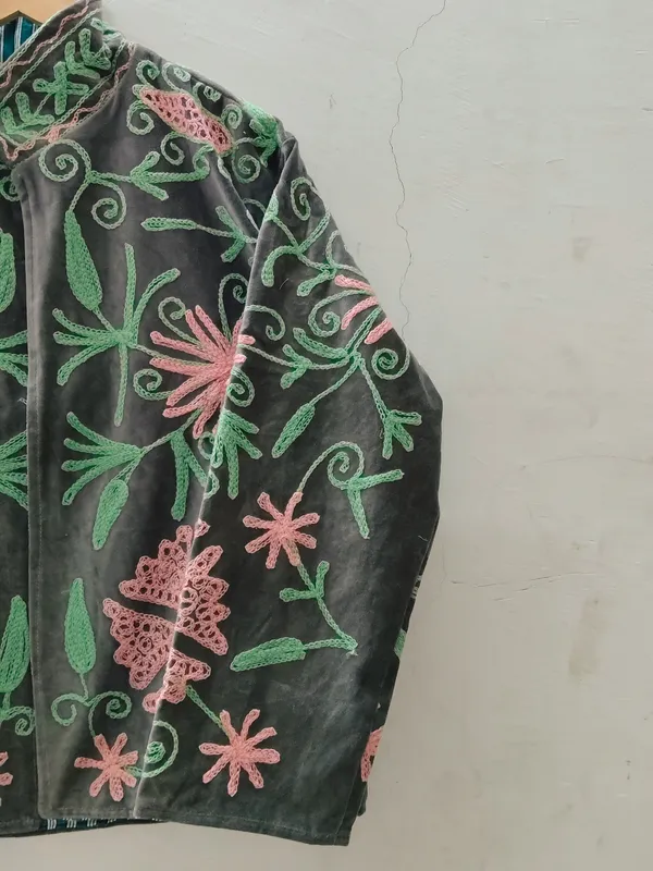 Black_Velvet_Floral_Embroidered_Jacket_For_Women