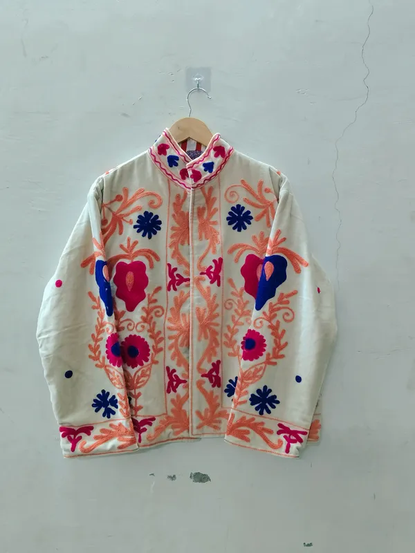 Ivory_Velvet_Embroidered_Ethnic_Jacket_For_Women