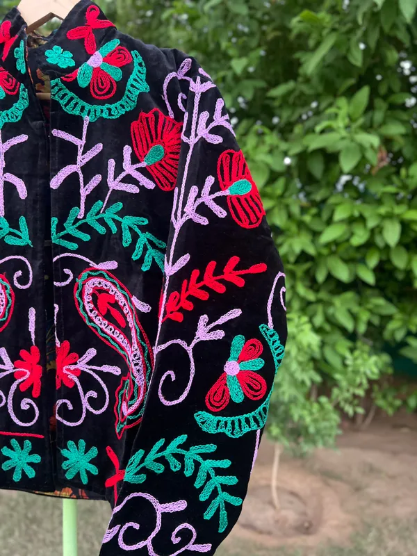 Black_Velvet_Floral_Embroidered_Jacket_For_Women