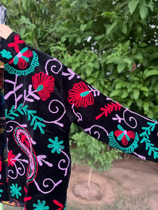 Black_Velvet_Floral_Embroidered_Jacket_For_Women