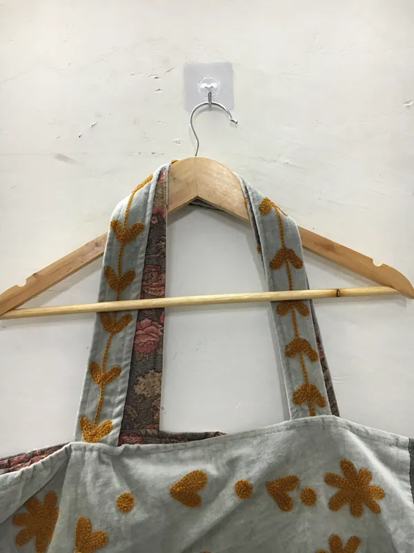 Grey_Velvet_Printed_Tote_Bag_For_Women