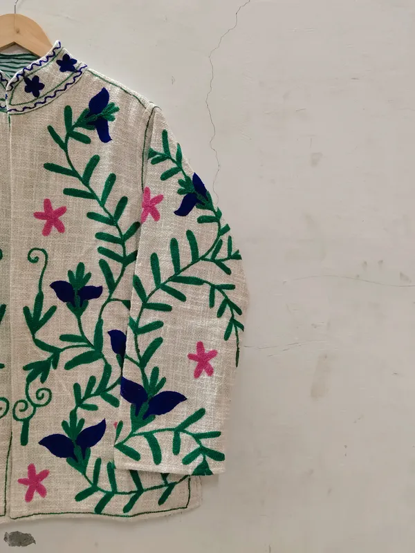 Cream_Floral_Embroidered_Full_Sleeve_Ethnic_Jacket_For_Women