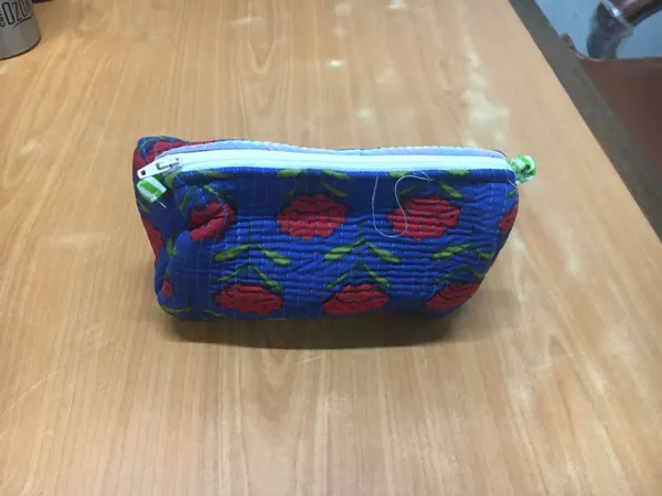 Blue_Cotton_Floral_Print_Zipper_Makeup_Pouch_Set_For_Women