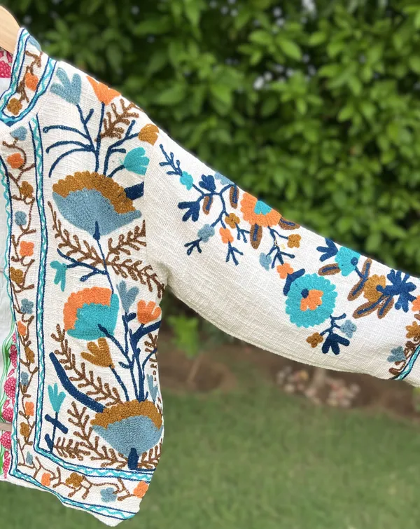 White_Floral_Embroidered_Open_Front_Ethnic_Jacket_For_Women
