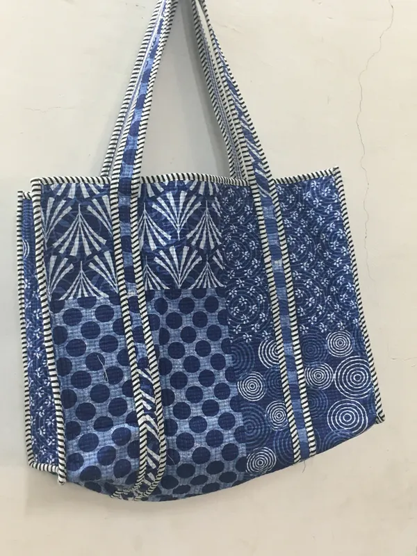 Blue_Cotton_Geometric_Floral_Print_Quilted_Tote_Bag_For_Women