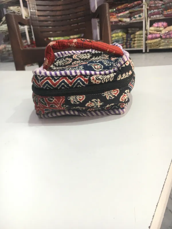 Multicolour_Cotton_Floral_Print_Zipper_Pouch_For_Women