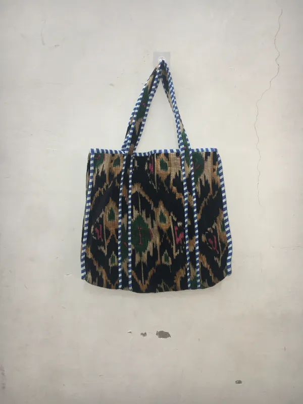 Black_Cotton_Printed_Quilted_Tote_Bag_For_Women