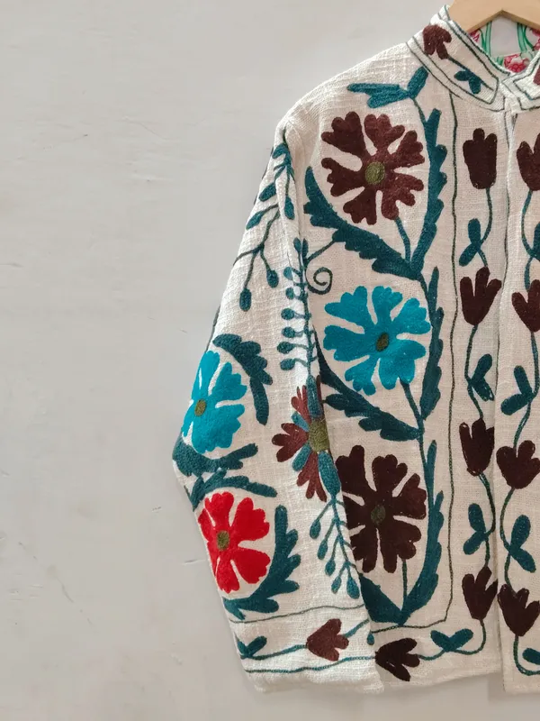 White_Floral_Embroidered_Full_Sleeve_Ethnic_Jacket_For_Women