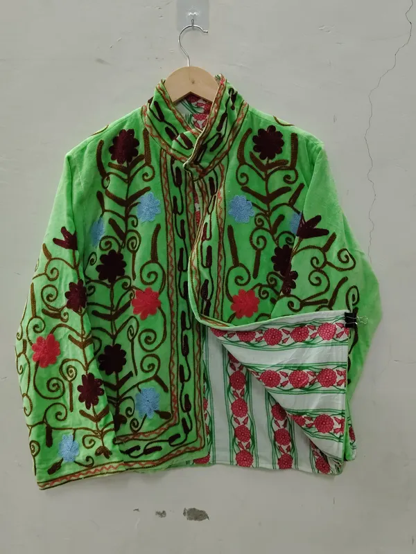 Green_Velvet_Floral_Embroidered_Ethnic_Jacket_For_Women