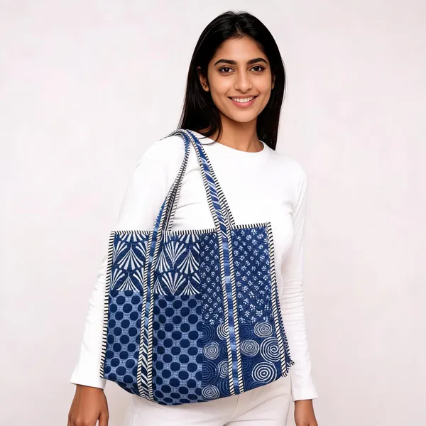 Blue_Cotton_Geometric_Floral_Print_Quilted_Tote_Bag_For_Women