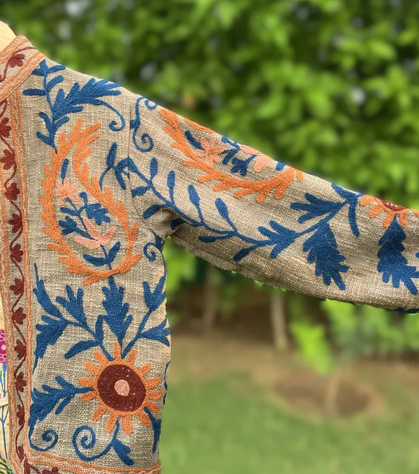 Beige_Floral_Embroidered_Full_Sleeve_Ethnic_Jacket_For_Women