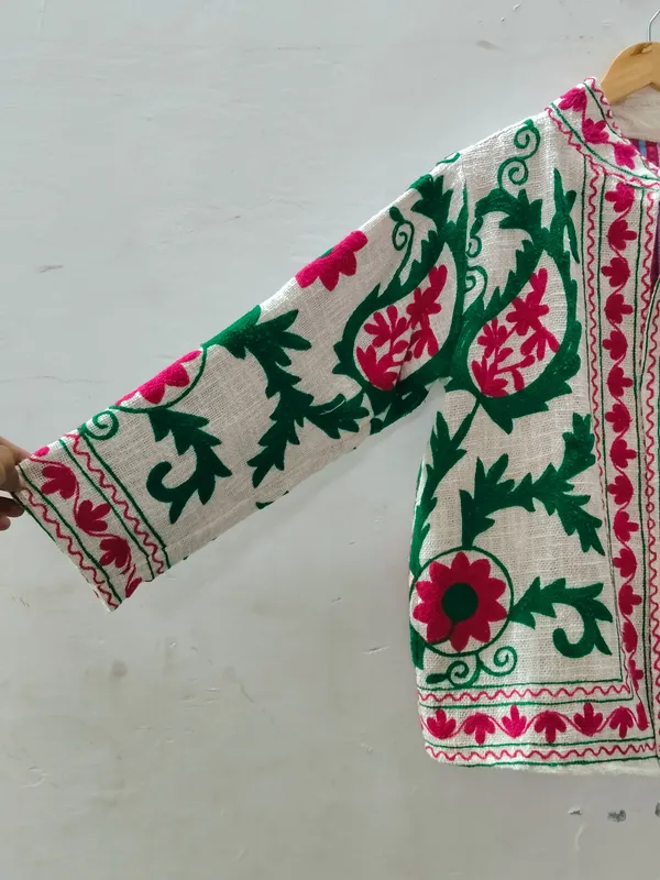 Cream_Floral_Embroidered_Ethnic_Full_Sleeve_Jacket_For_Women