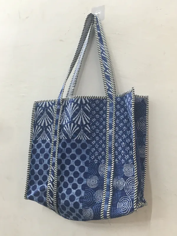 Blue_Cotton_Geometric_Floral_Print_Quilted_Tote_Bag_For_Women