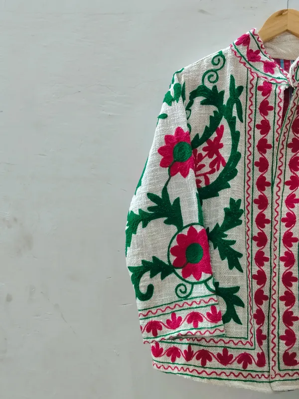 Cream_Floral_Embroidered_Ethnic_Full_Sleeve_Jacket_For_Women