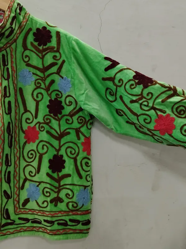 Green_Velvet_Floral_Embroidered_Ethnic_Jacket_For_Women