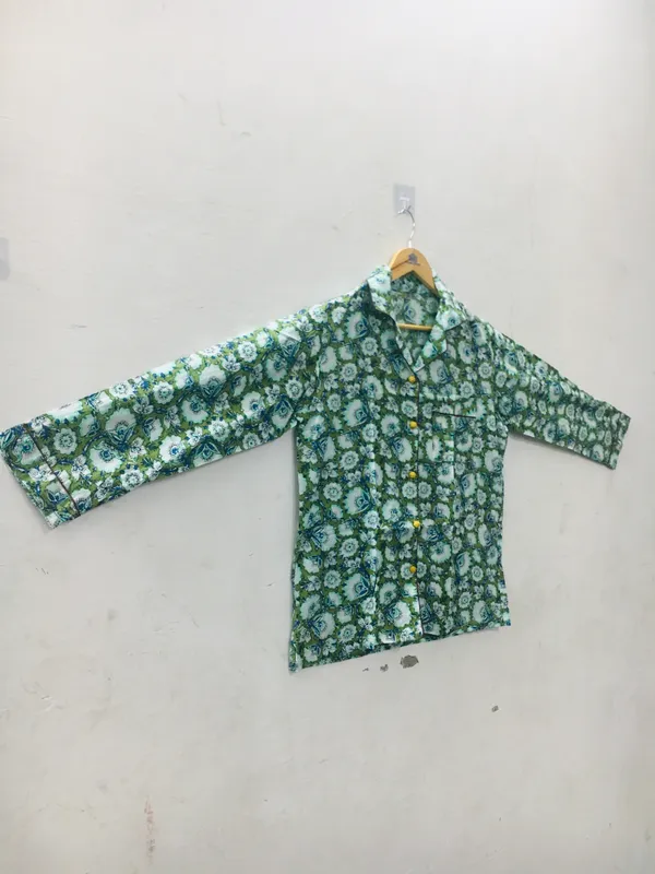 Green_Cotton_Floral_Print_Regular_Fit_Night_Suit_For_Women