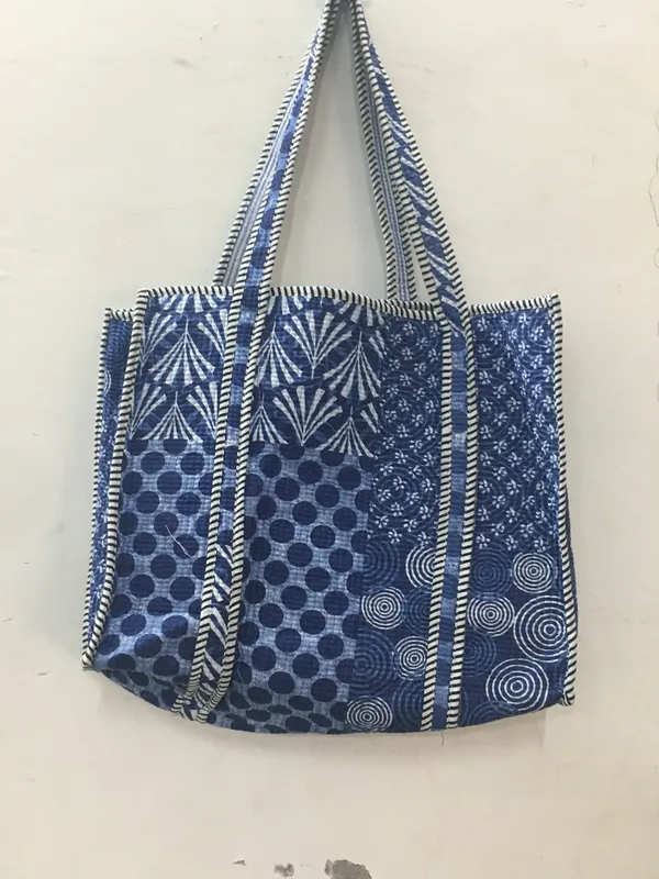 Blue_Cotton_Geometric_Floral_Print_Quilted_Tote_Bag_For_Women