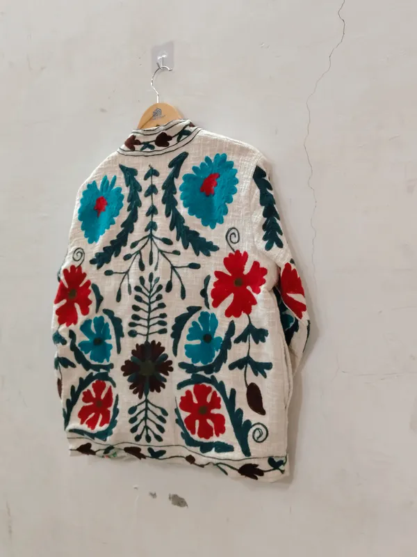 White_Floral_Embroidered_Full_Sleeve_Ethnic_Jacket_For_Women