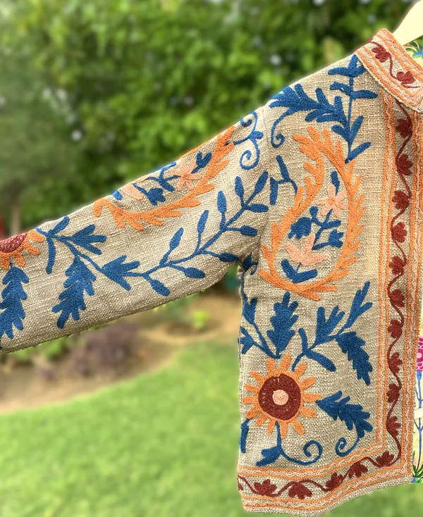 Beige_Floral_Embroidered_Full_Sleeve_Ethnic_Jacket_For_Women