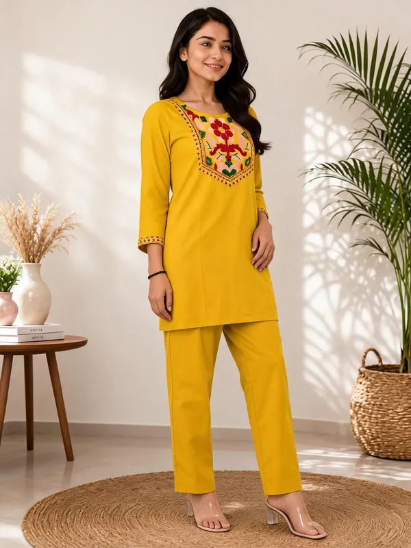 Yellow_Cotton_Kurta_Set_For_Women