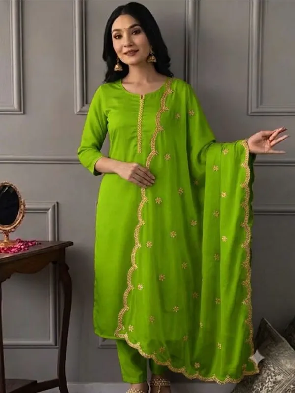 Green_Rayon_Slub_Straight_Embroidered_Kurta_Set_For_Women