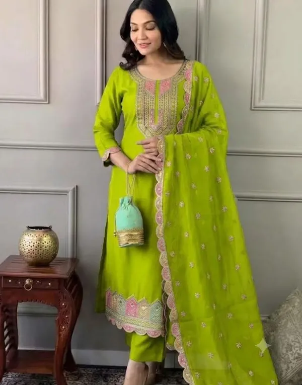 Green_Rayon_Slub_Straight_Embroidered_Kurta_Set_For_Women