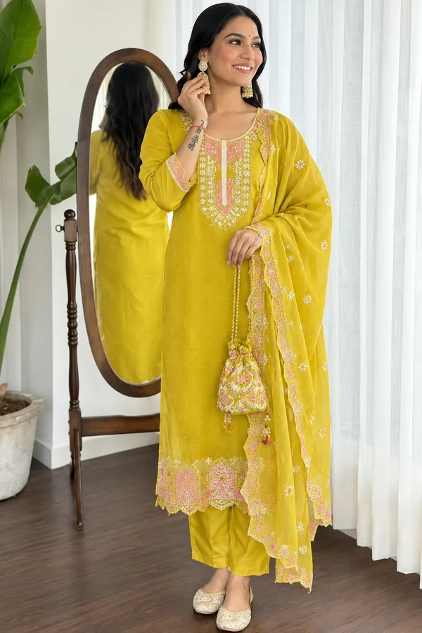 Yellow_Rayon_Slub_Kurta_Set_For_Women