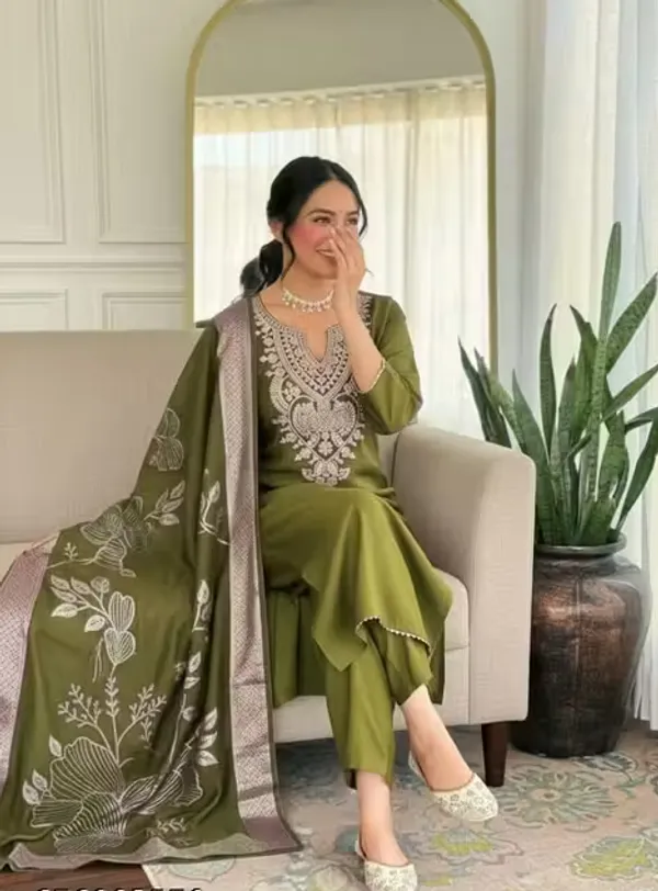 Green_Rayon_Slub_Kurta_Set_For_Women