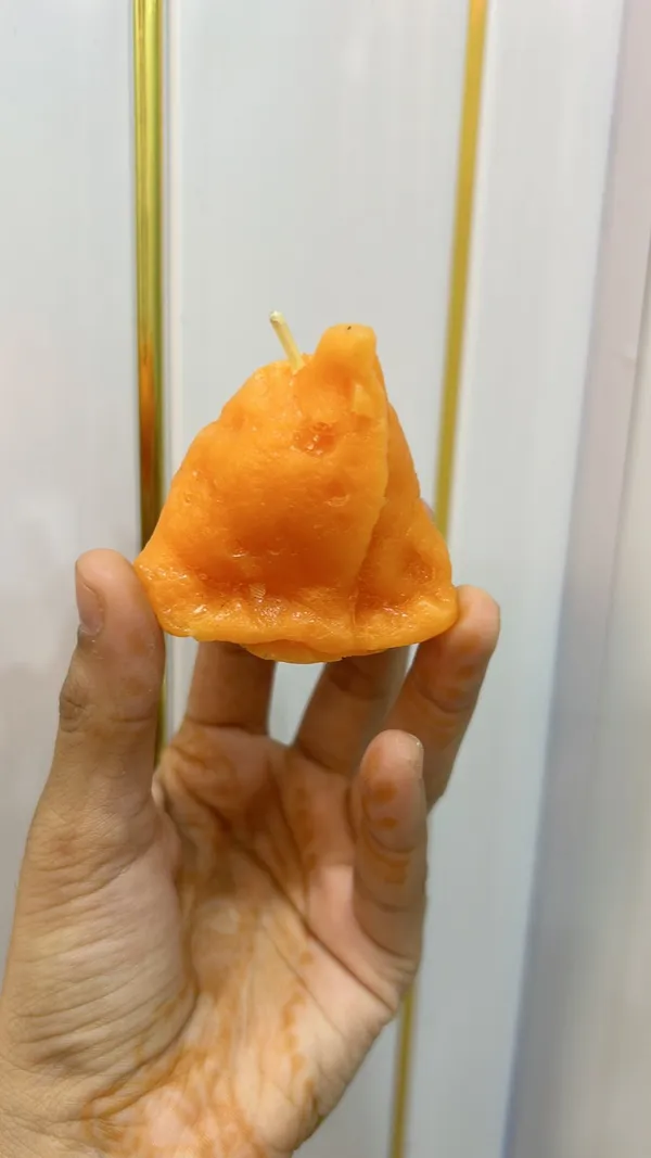 Wax_Sculptural_Orange_Decorative_Candle