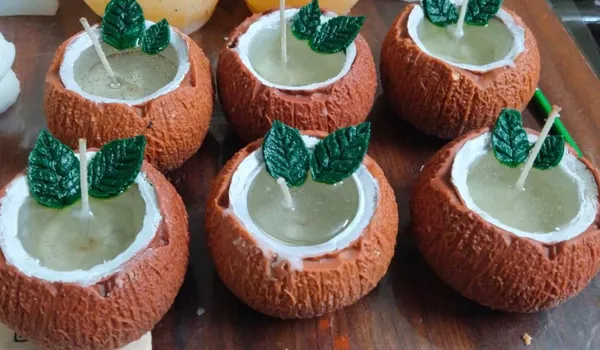 Wax_Tropical_Leaf_Motif_Coconut_Shell_Decorative_Candle
