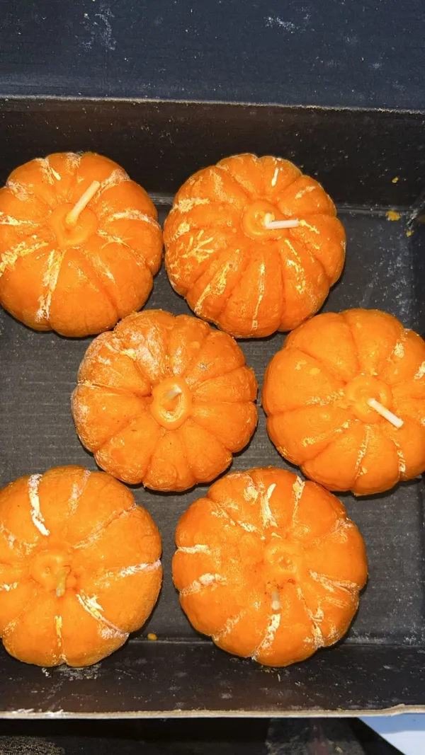 Wax_Festive_Pumpkin_Shaped_Decorative_Candle
