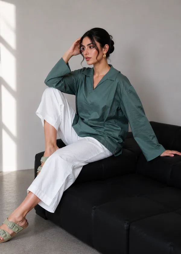 Green_Cotton_Relaxed_Bell_Sleeve_Collared_Shirt_Dress_For_Women