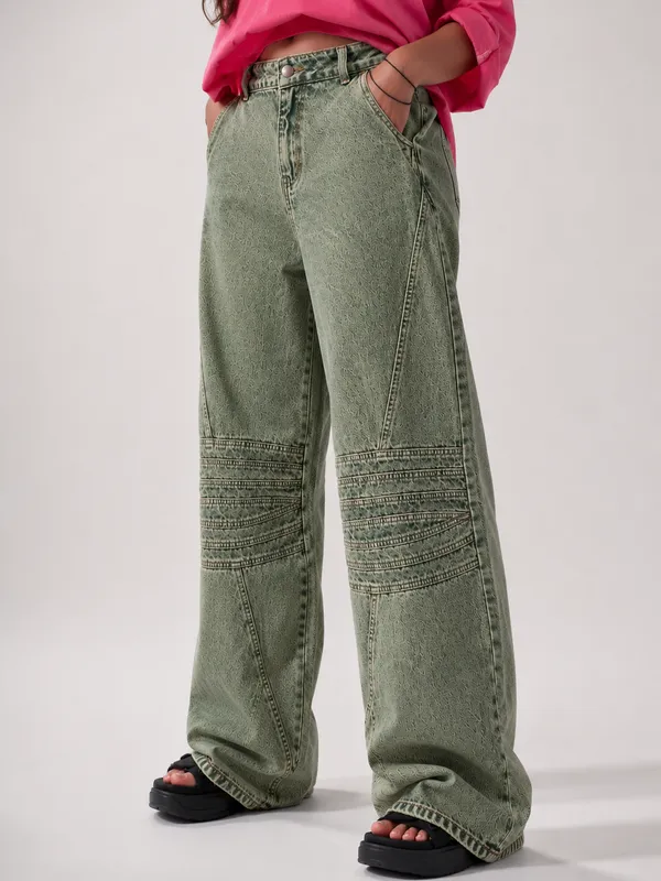 Olive_Washed_Relaxed_Baggy_Jeans_For_Women