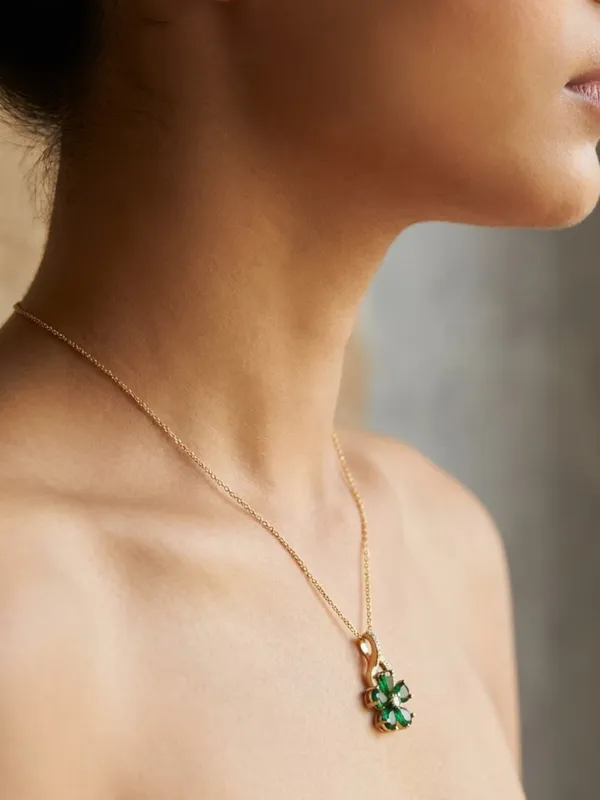 Pendants_&_Lockets_for_women